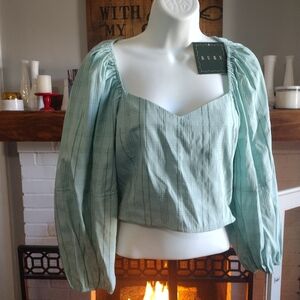 NEW Buru woven balloon sleeved bust shirt